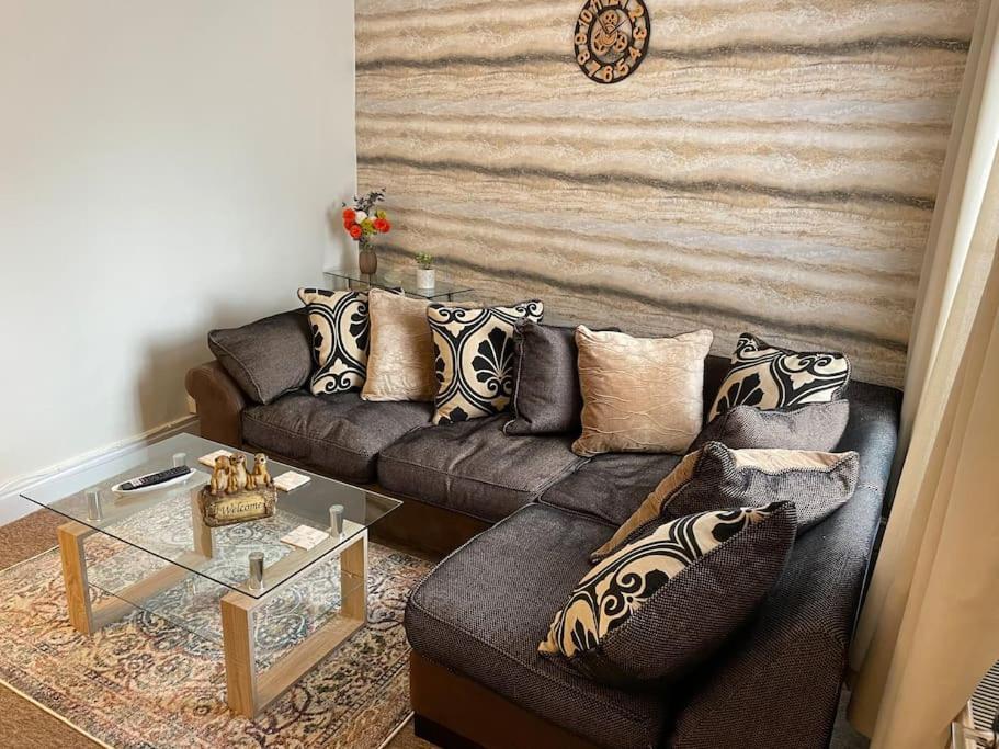 Beanies Lornestreet Four Bed House Apartment Swindon Ngoại thất bức ảnh