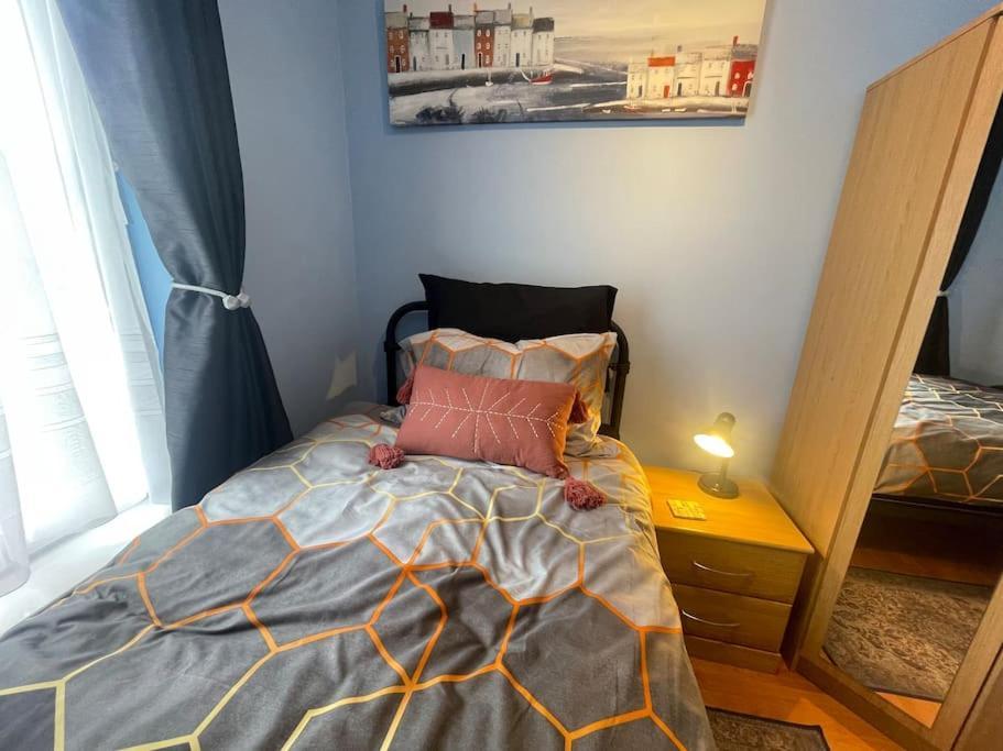 Beanies Lornestreet Four Bed House Apartment Swindon Ngoại thất bức ảnh