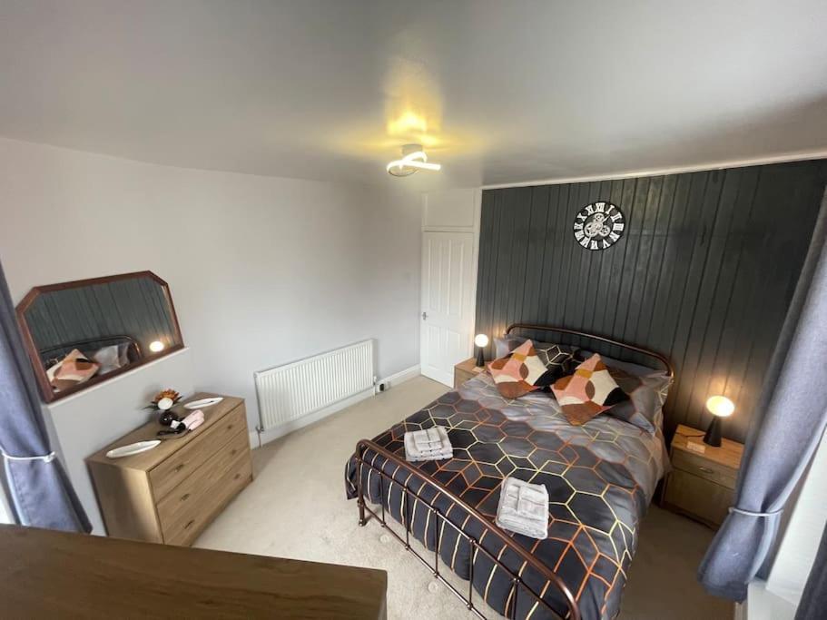 Beanies Lornestreet Four Bed House Apartment Swindon Ngoại thất bức ảnh