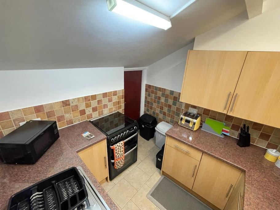 Beanies Lornestreet Four Bed House Apartment Swindon Ngoại thất bức ảnh