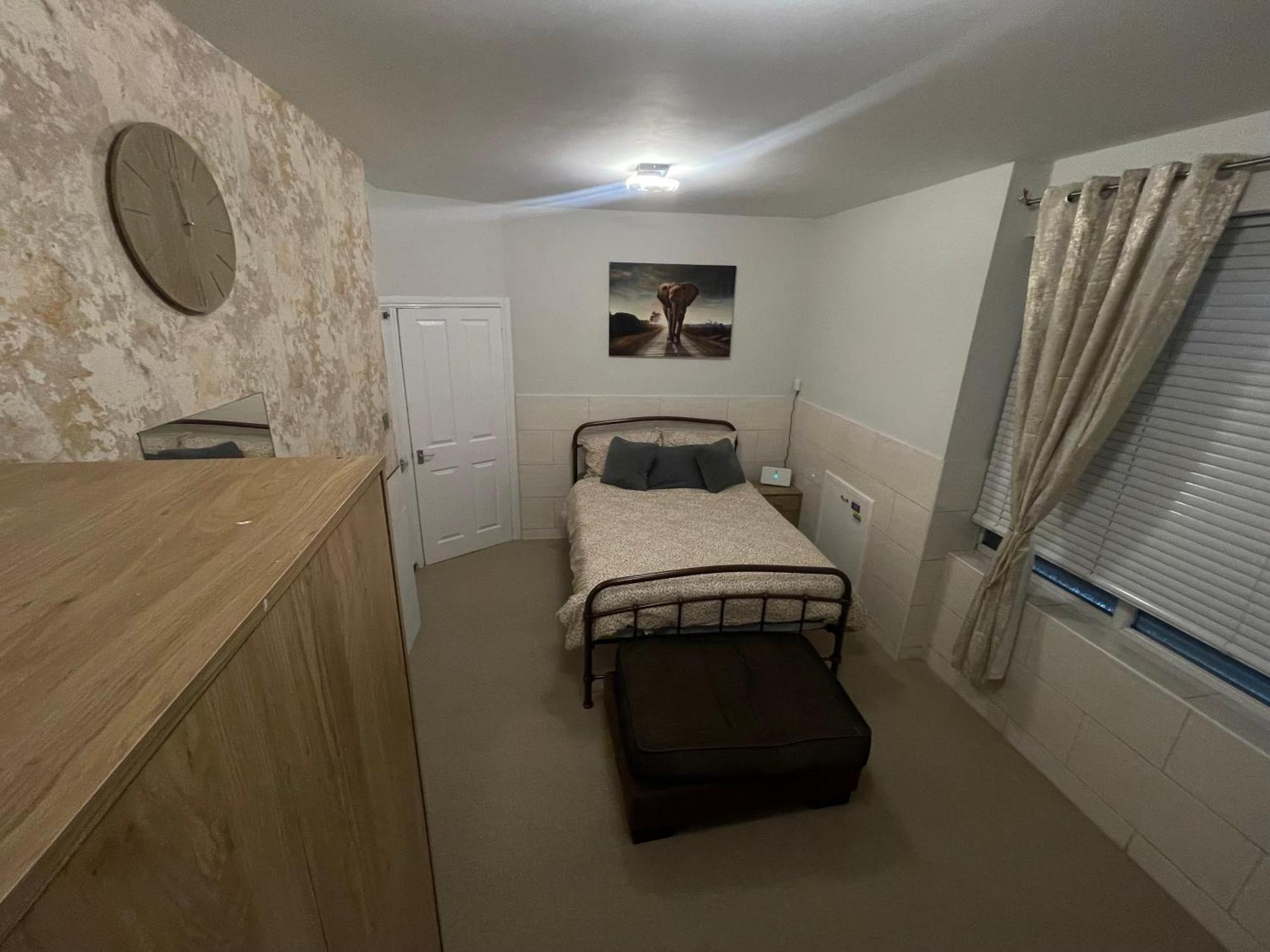 Beanies Lornestreet Four Bed House Apartment Swindon Ngoại thất bức ảnh
