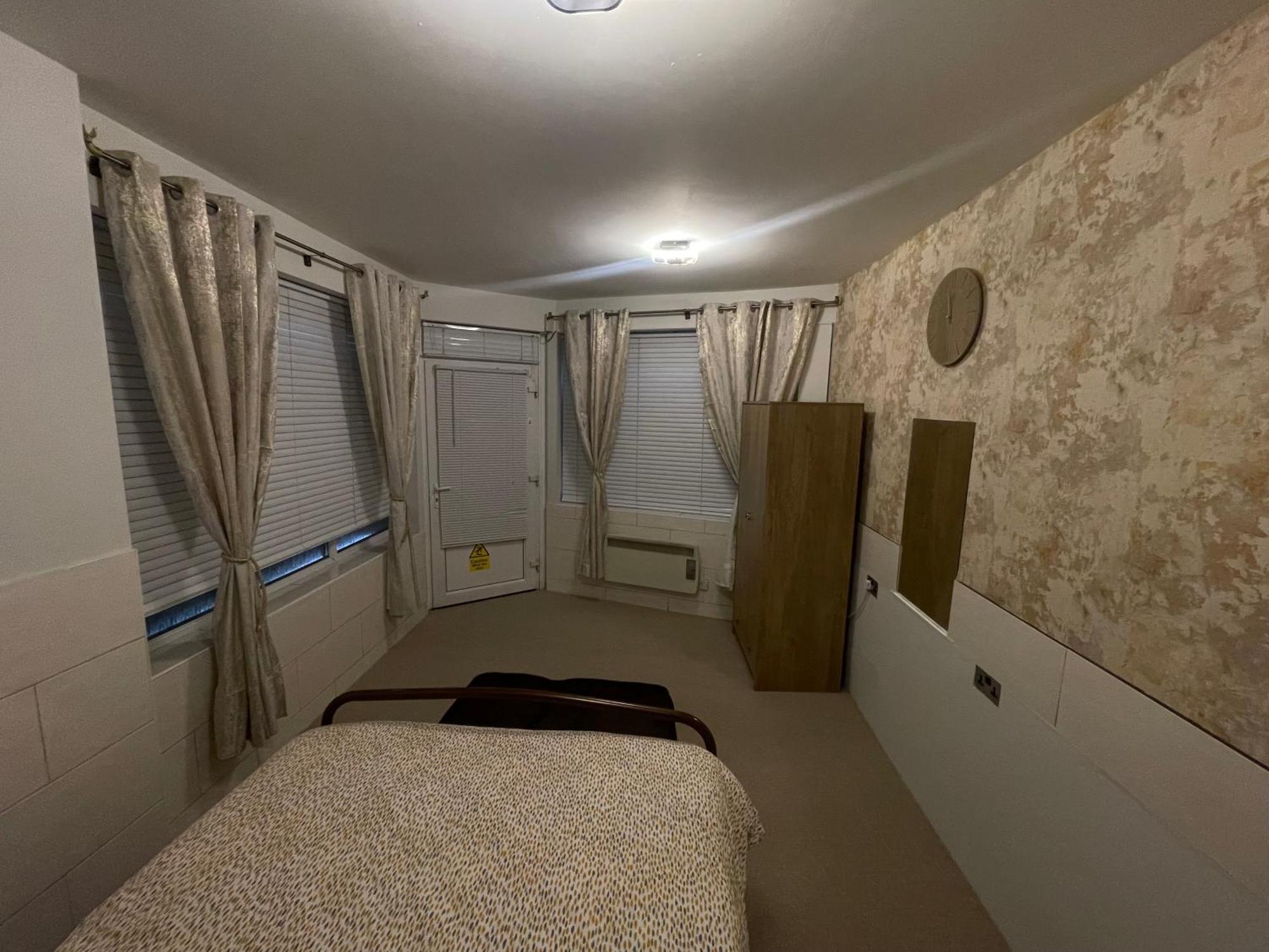 Beanies Lornestreet Four Bed House Apartment Swindon Ngoại thất bức ảnh