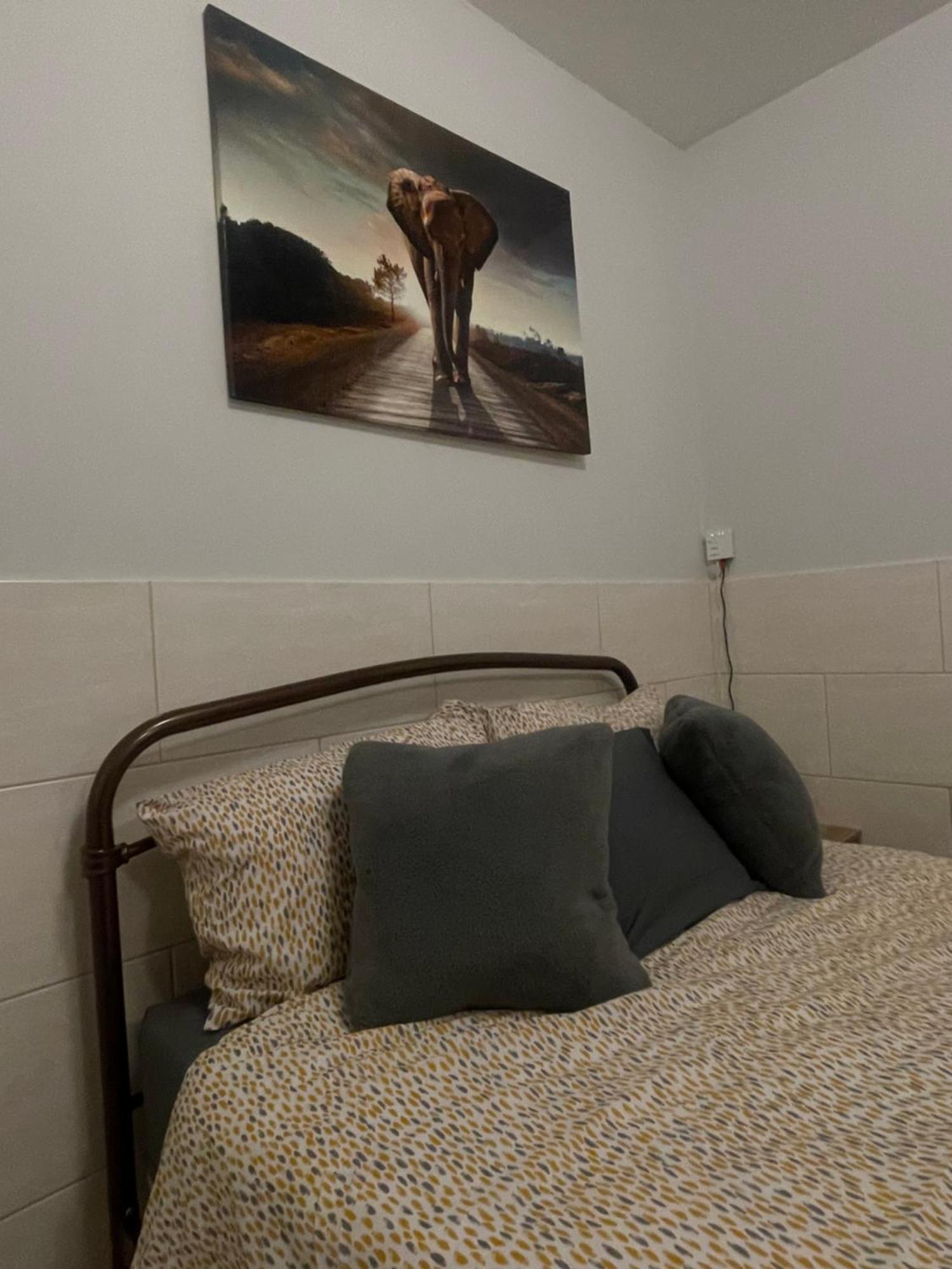 Beanies Lornestreet Four Bed House Apartment Swindon Ngoại thất bức ảnh