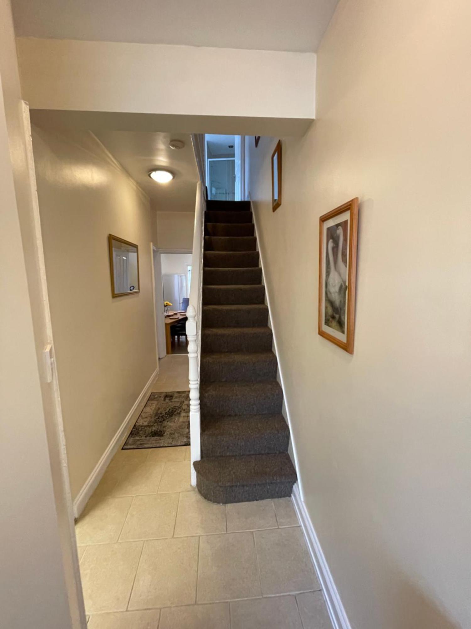 Beanies Lornestreet Four Bed House Apartment Swindon Ngoại thất bức ảnh